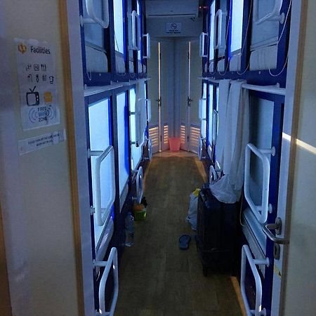 Qb Sleep Capsule Hotel Kuta Lombok Exterior foto