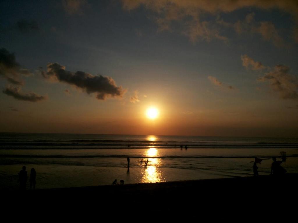 Qb Sleep Capsule Hotel Kuta Lombok Exterior foto